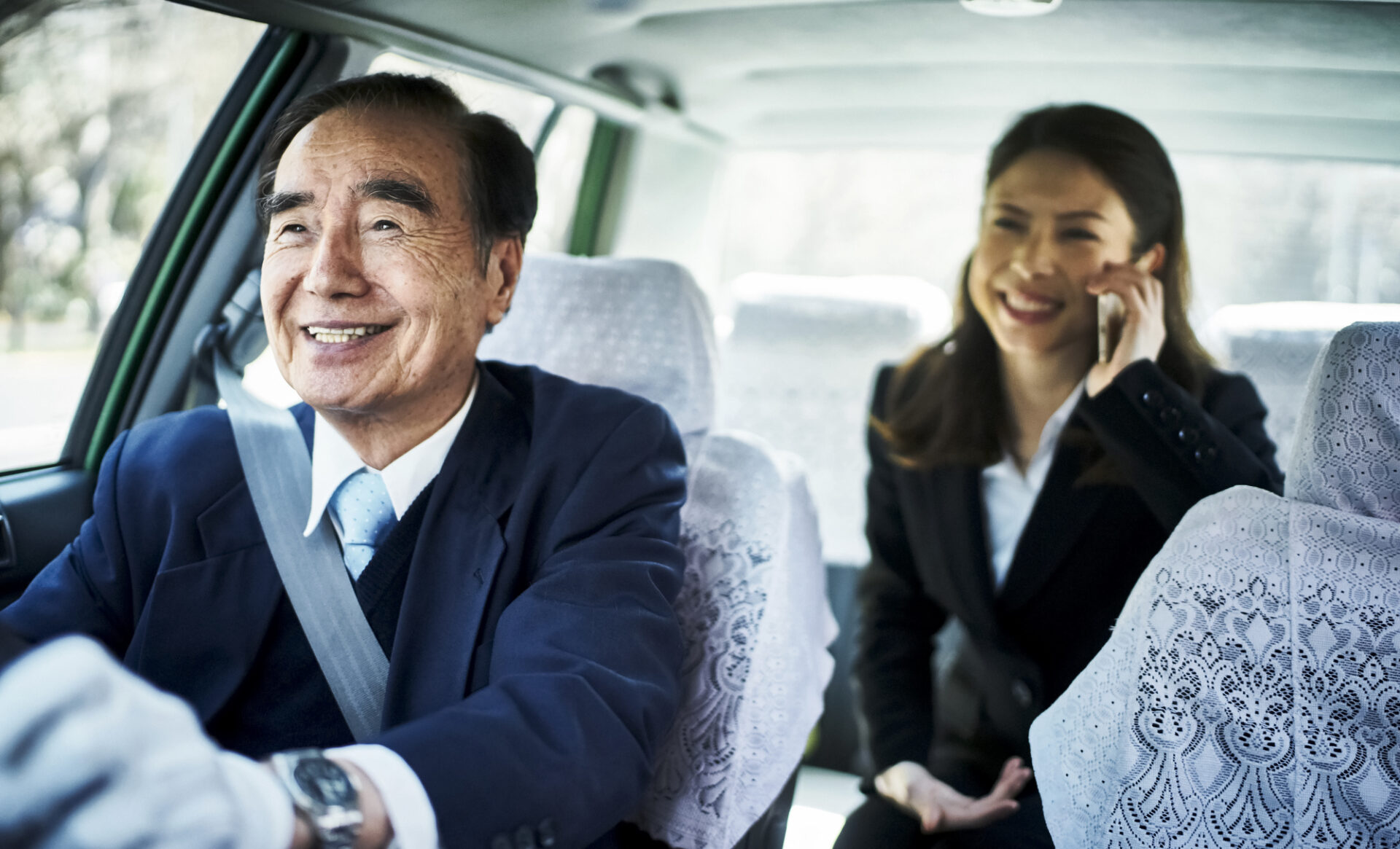 タクシーの運転手・国土交通省| 麻布十番　ネクスト・アイズ